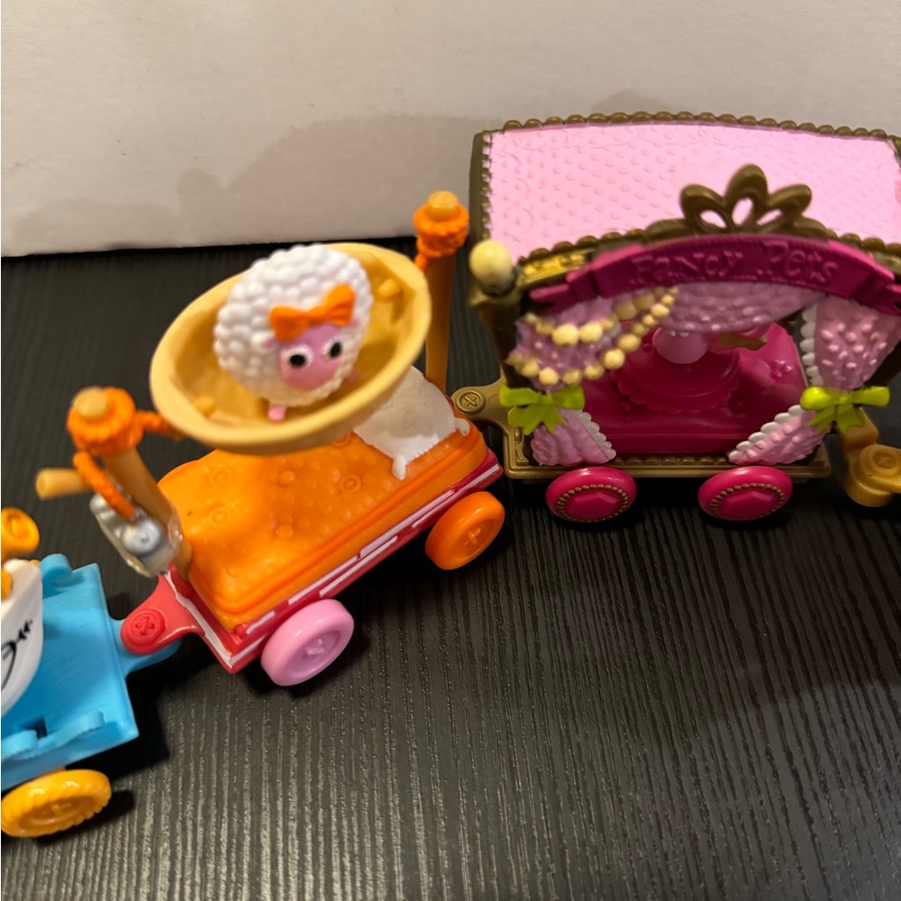 Lalaloopsy train set - Picture 7 of 10